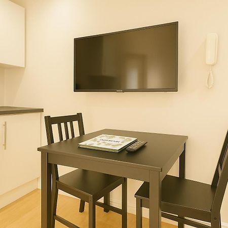 One Bedroom Apartment In City Centre Cardiff Esterno foto