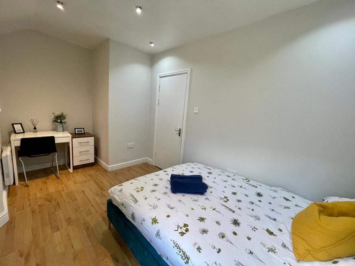 One Bedroom Apartment In City Centre Cardiff Esterno foto